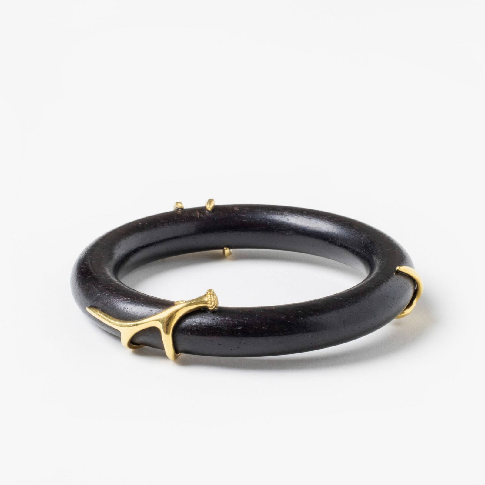 Nicholas Varney, Amboyna antler bangle
