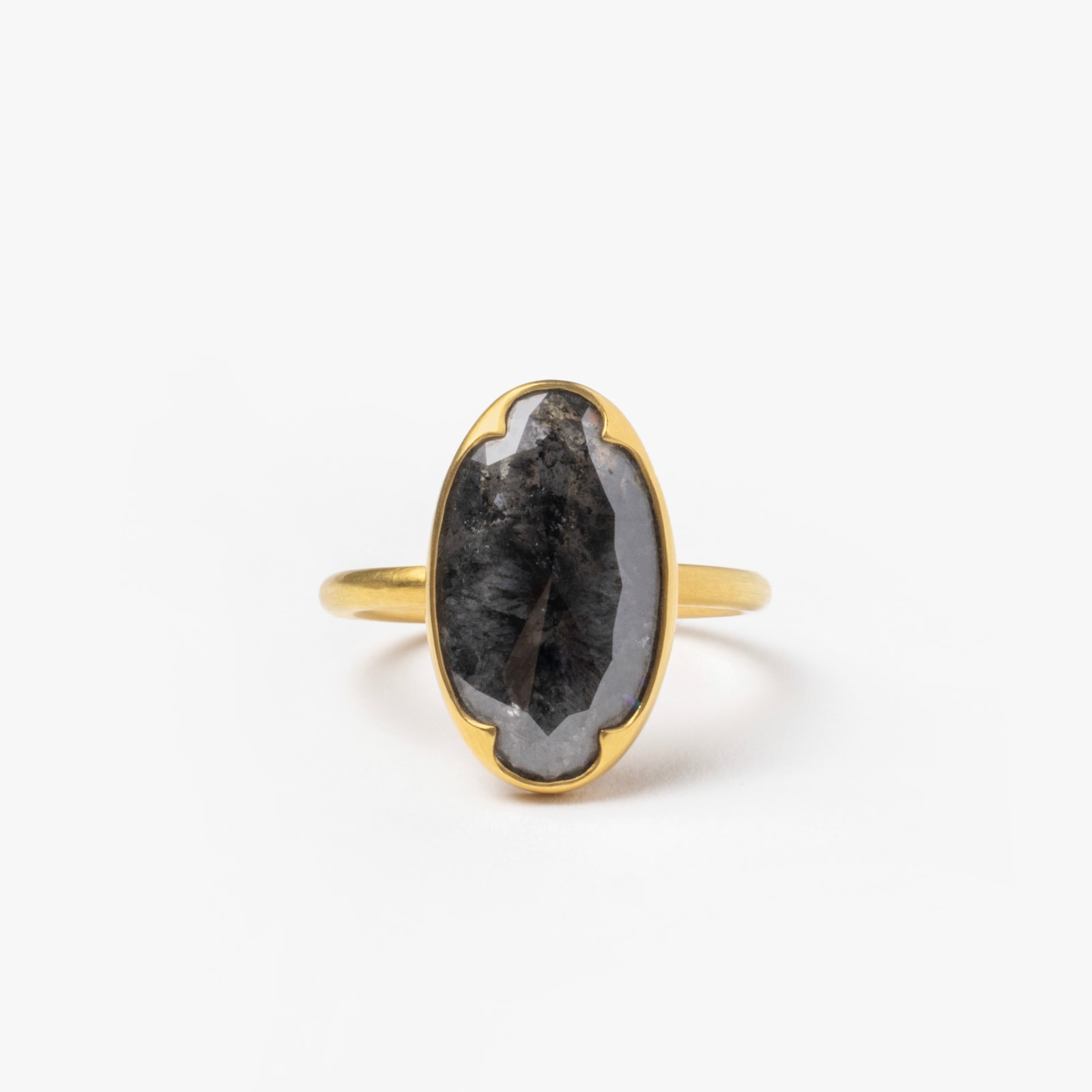 Gabriella Kiss, Large oval salt and pepper diamond ring