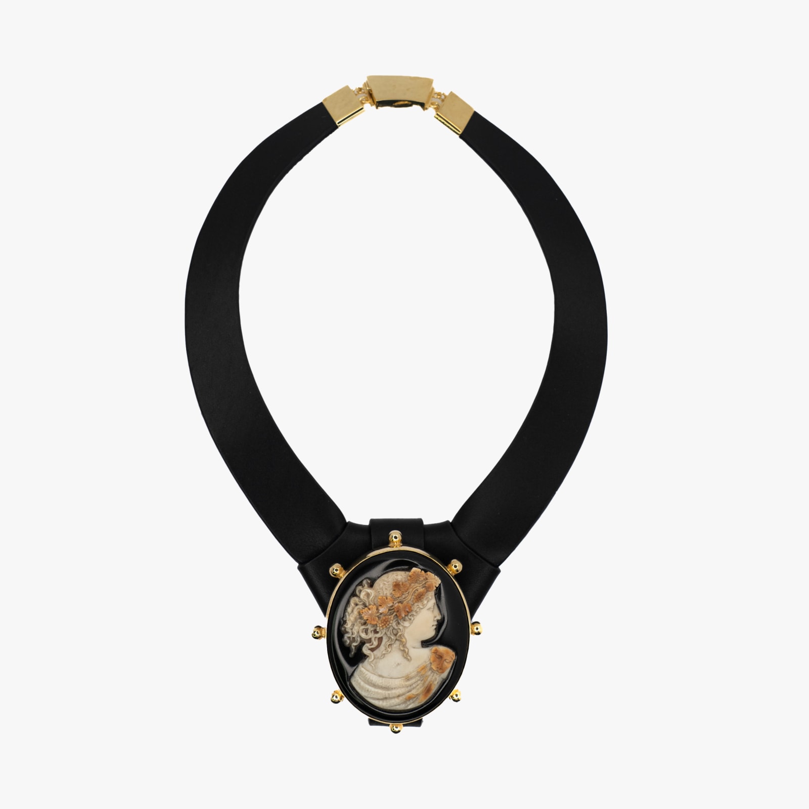 Anna Porcu, Bacchante with spheres necklace