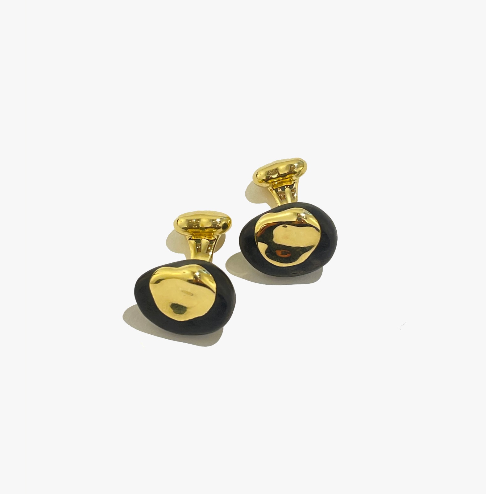 Nicholas Varney, Ebony chesnut cufflinks