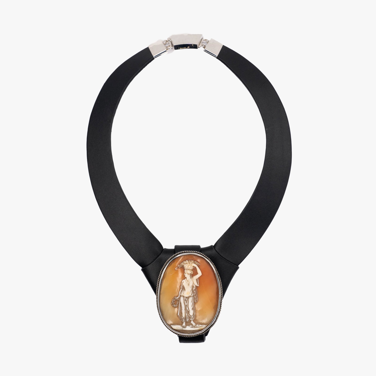 Anna Porcu, Silhouette necklace