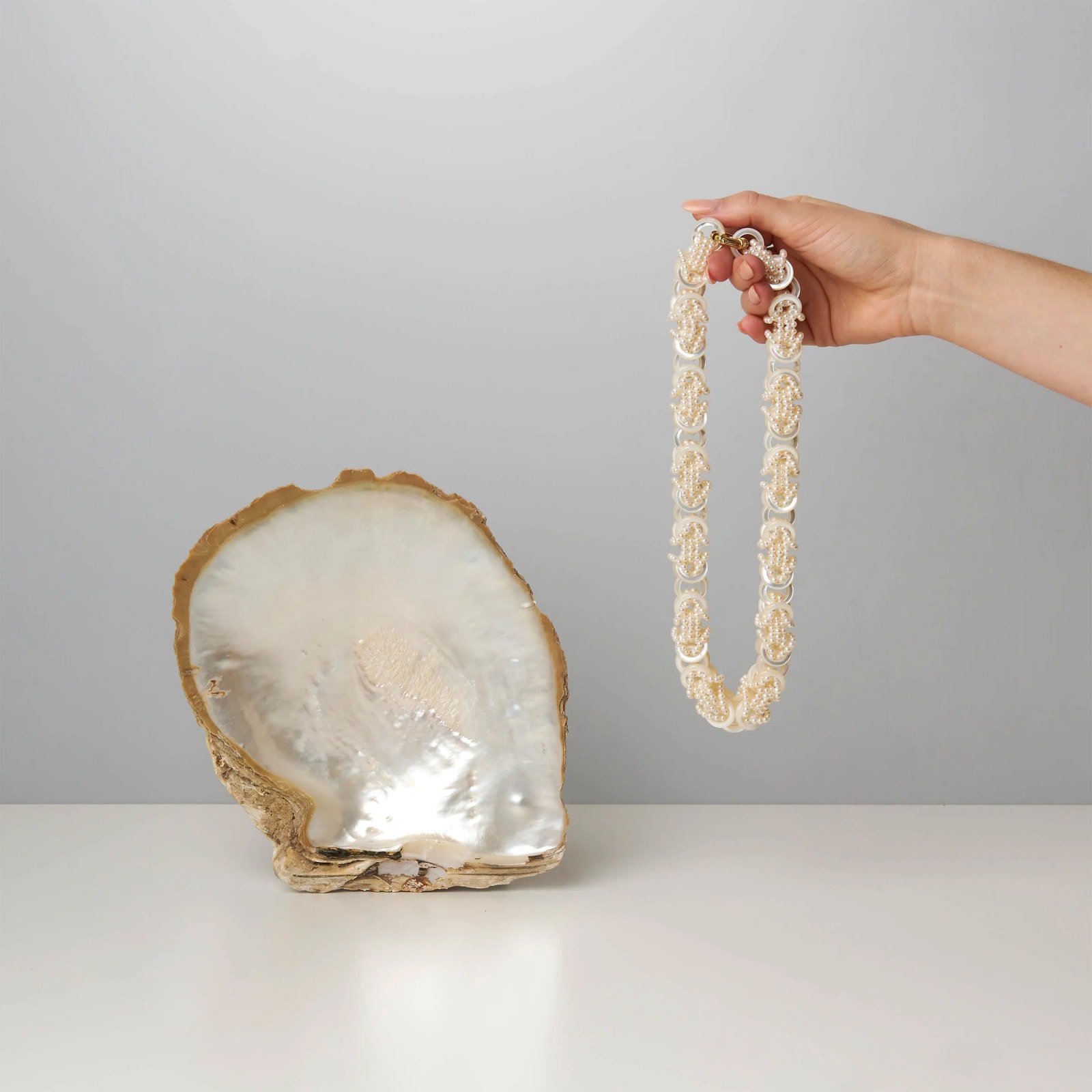 Melanie Georgacopoulos, White katina chain