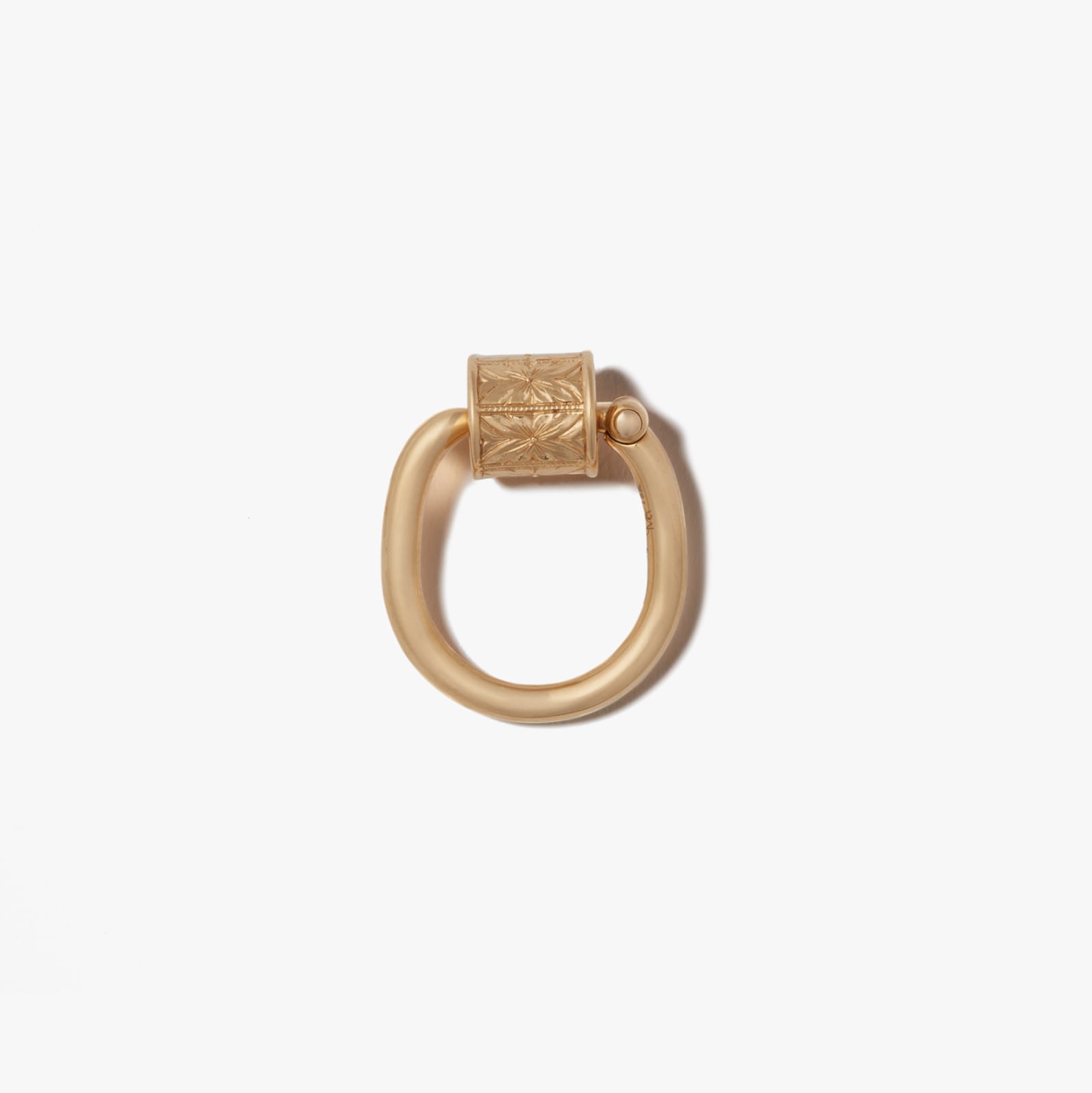 Marla Aaron, Hand engraved chubby trundle lock ring