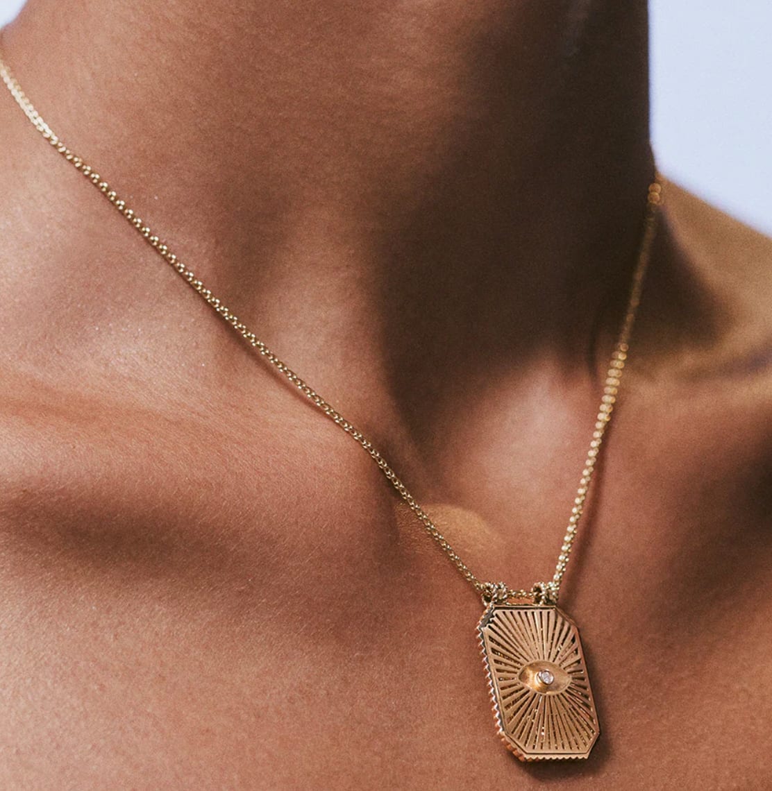 Marie Lichtenberg, Gold eye protect scapular