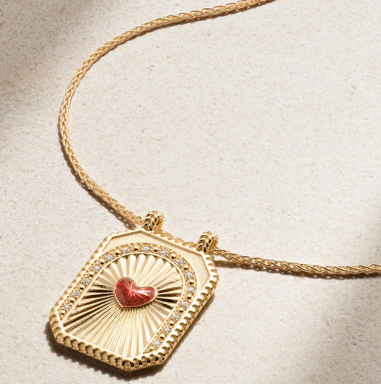 Marie Lichtenberg, Heart scapular