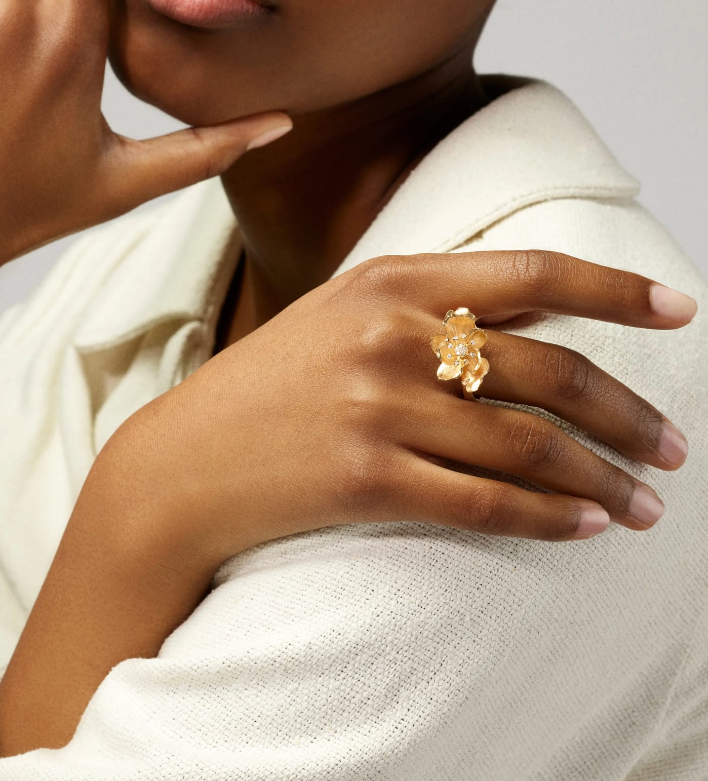 Ole Lynggaard Copenhagen, Wild rose ring small