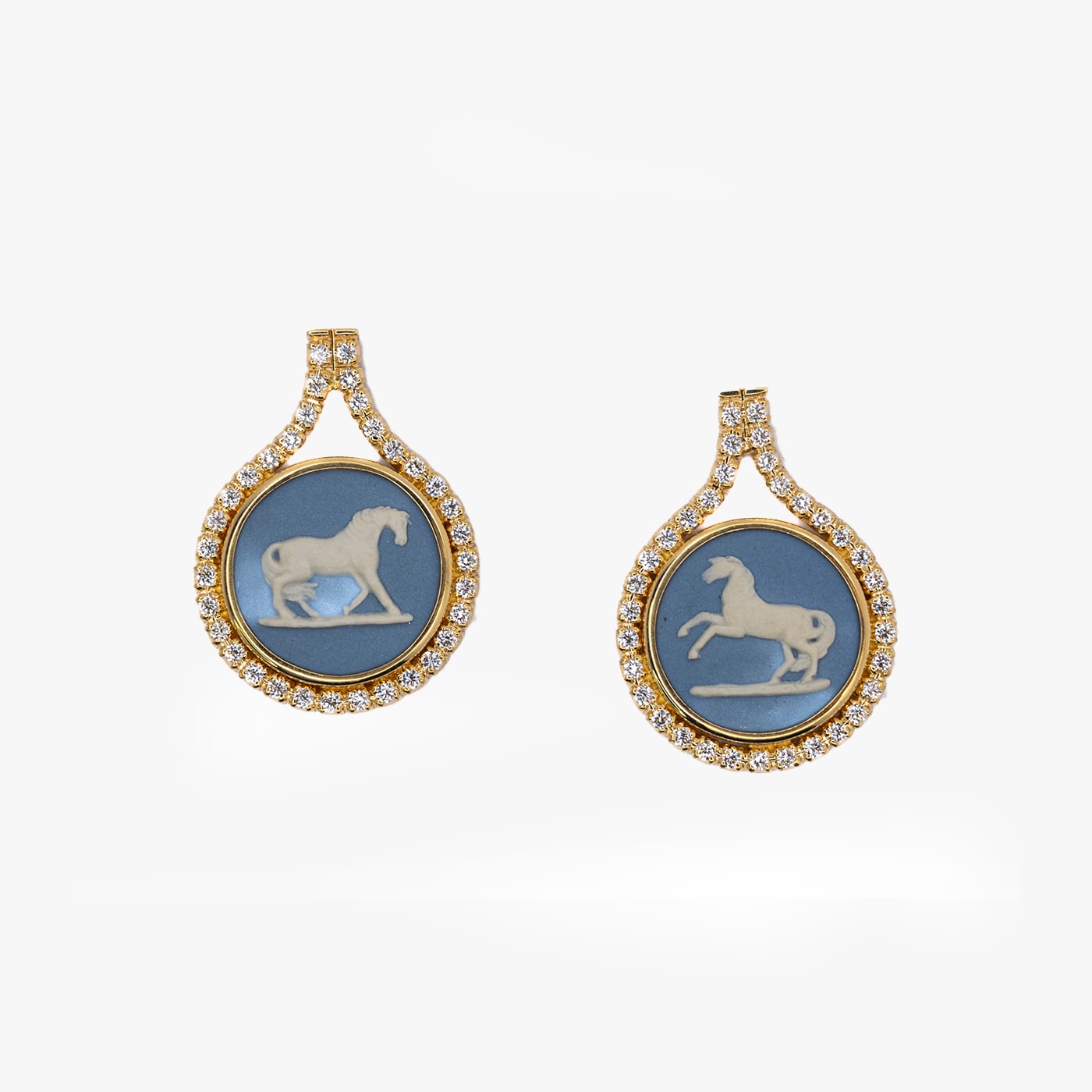 Anna Porcu, Horse earrings