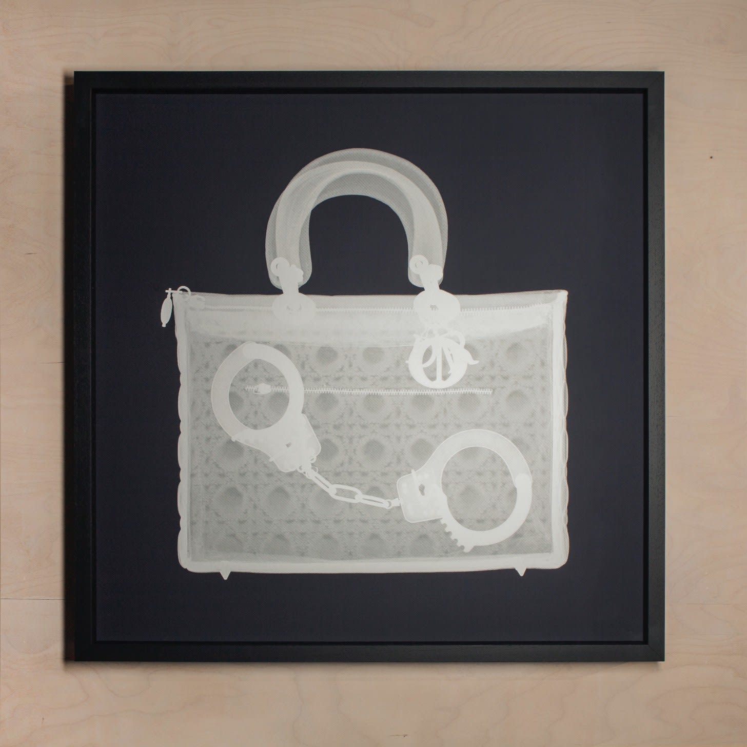 Nick Veasey, Handcuff Handbag Silver SilXscreen