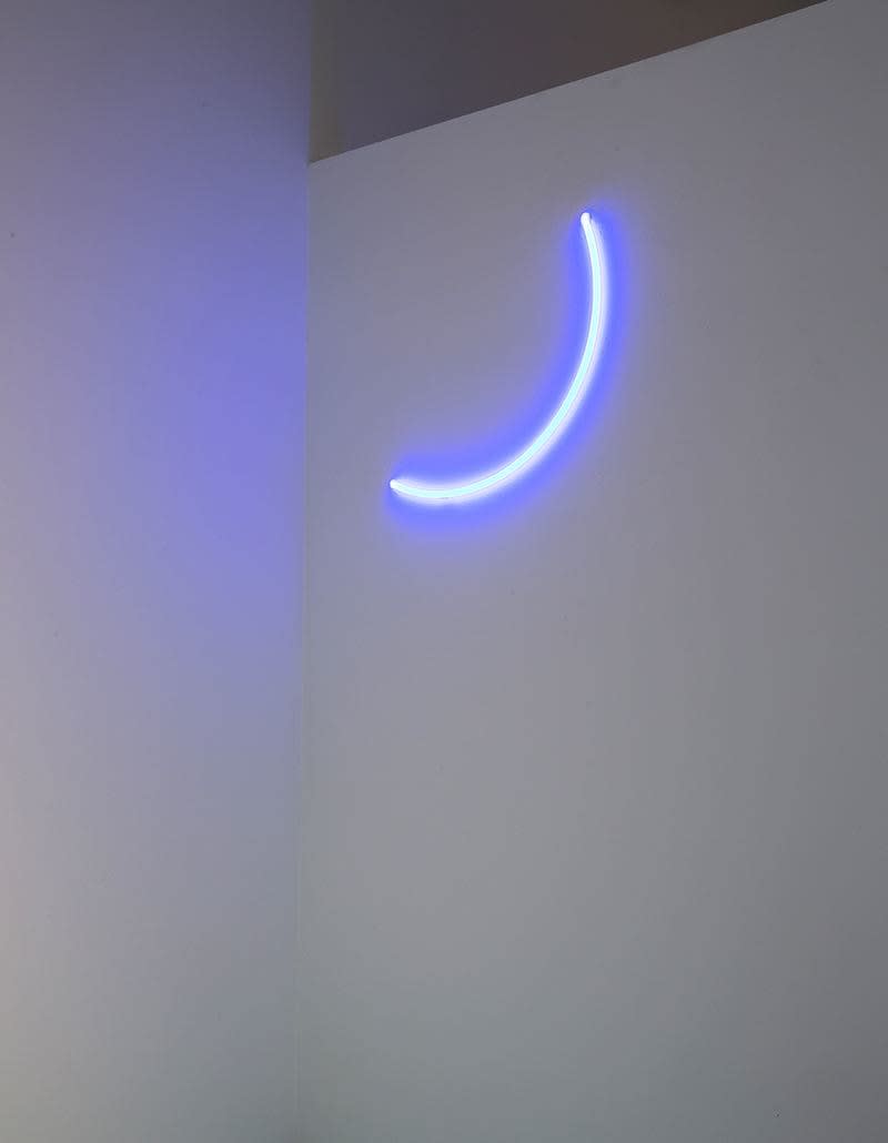 Stephen Antonakos, Incomplete Blue Circle Inside Corner Neon, 1975