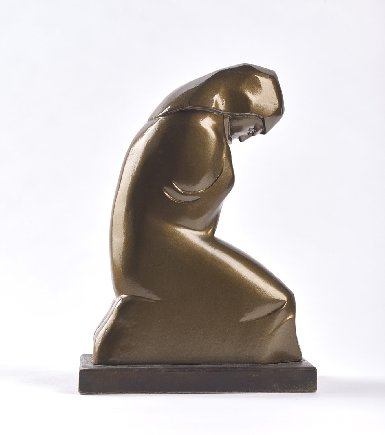 Thomas Symington Halliday MBE FRSA, Kneeling figure
