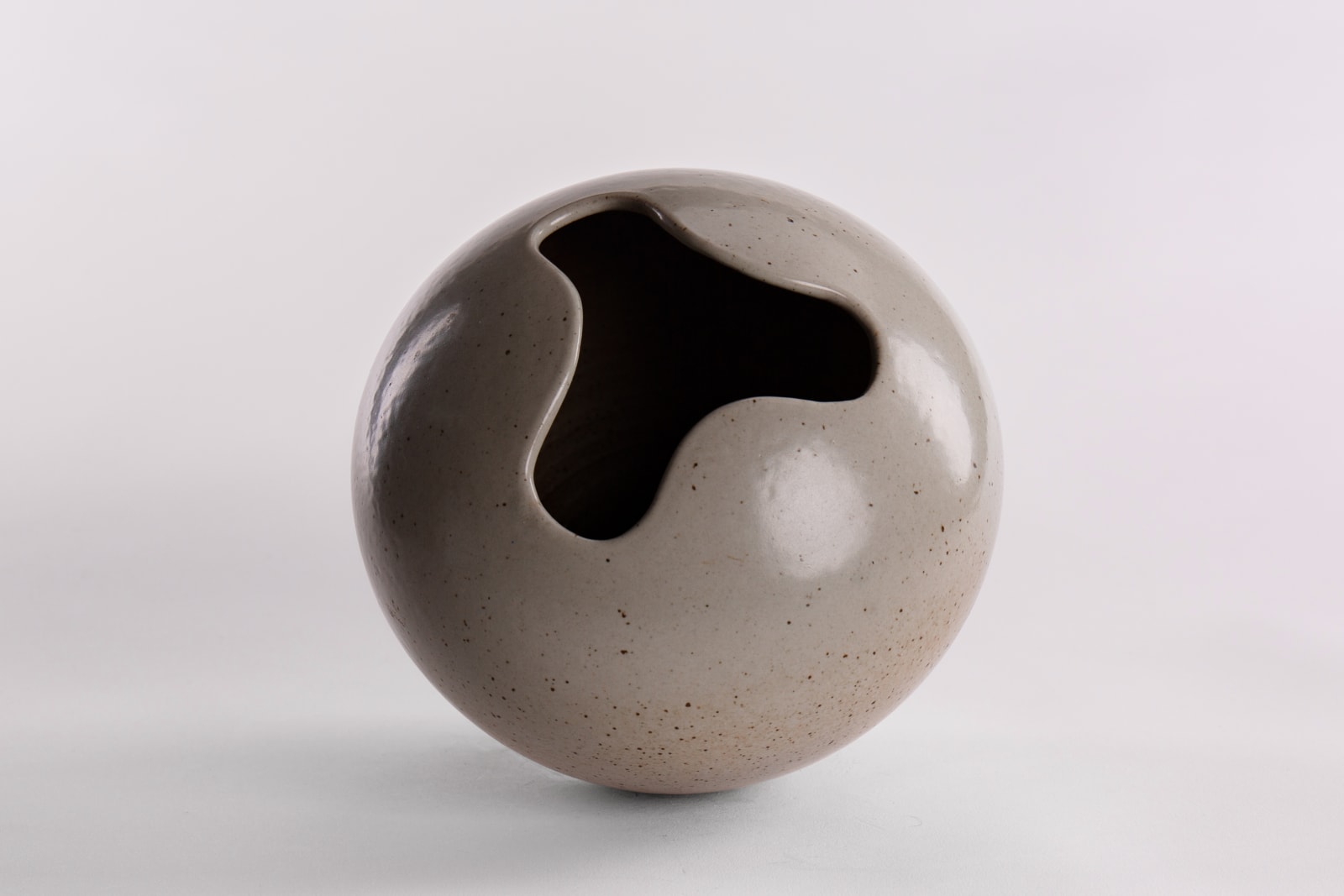 Waistel Cooper, Ovoid trefoil aperture vase, 1950s
