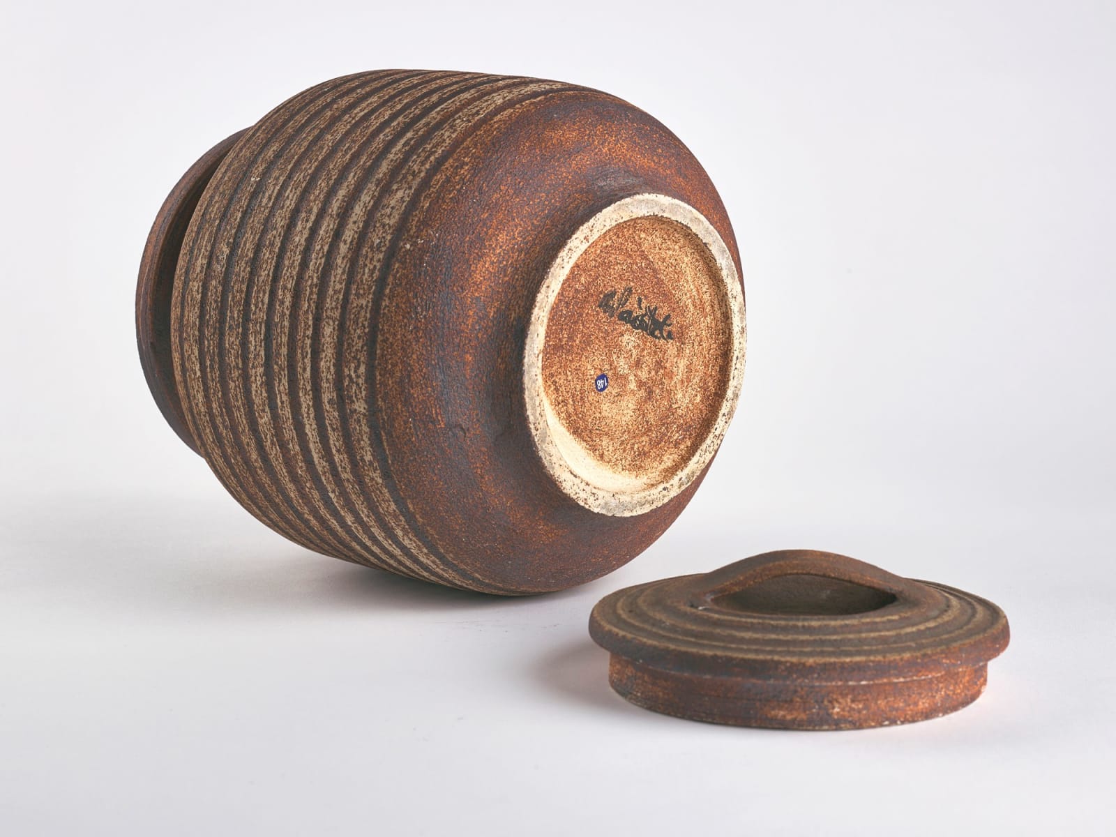 Waistel Cooper, Lidded barrel jar, 1970s