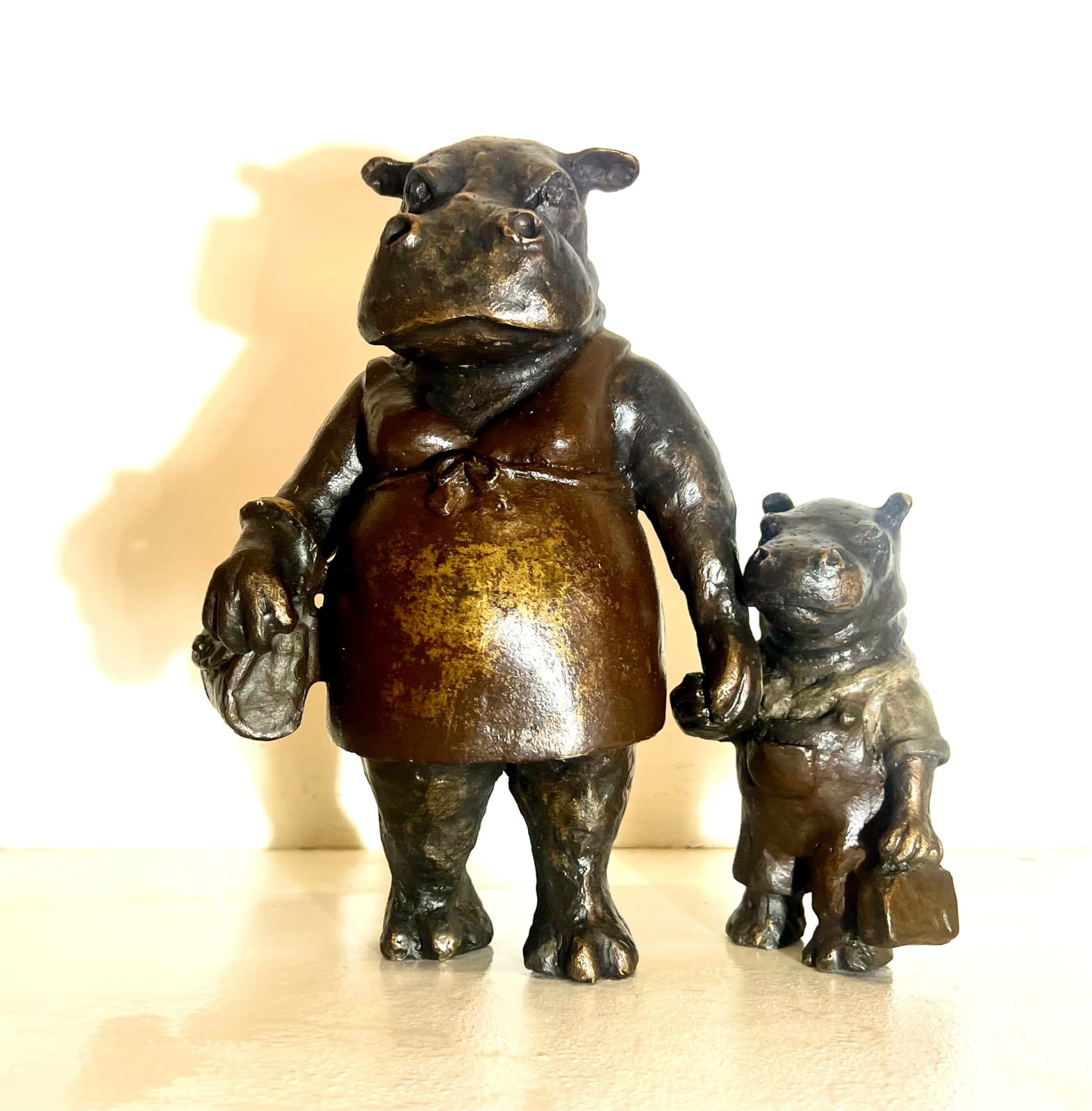 Carol Cauldwell, Hippo mom with boy, 2023