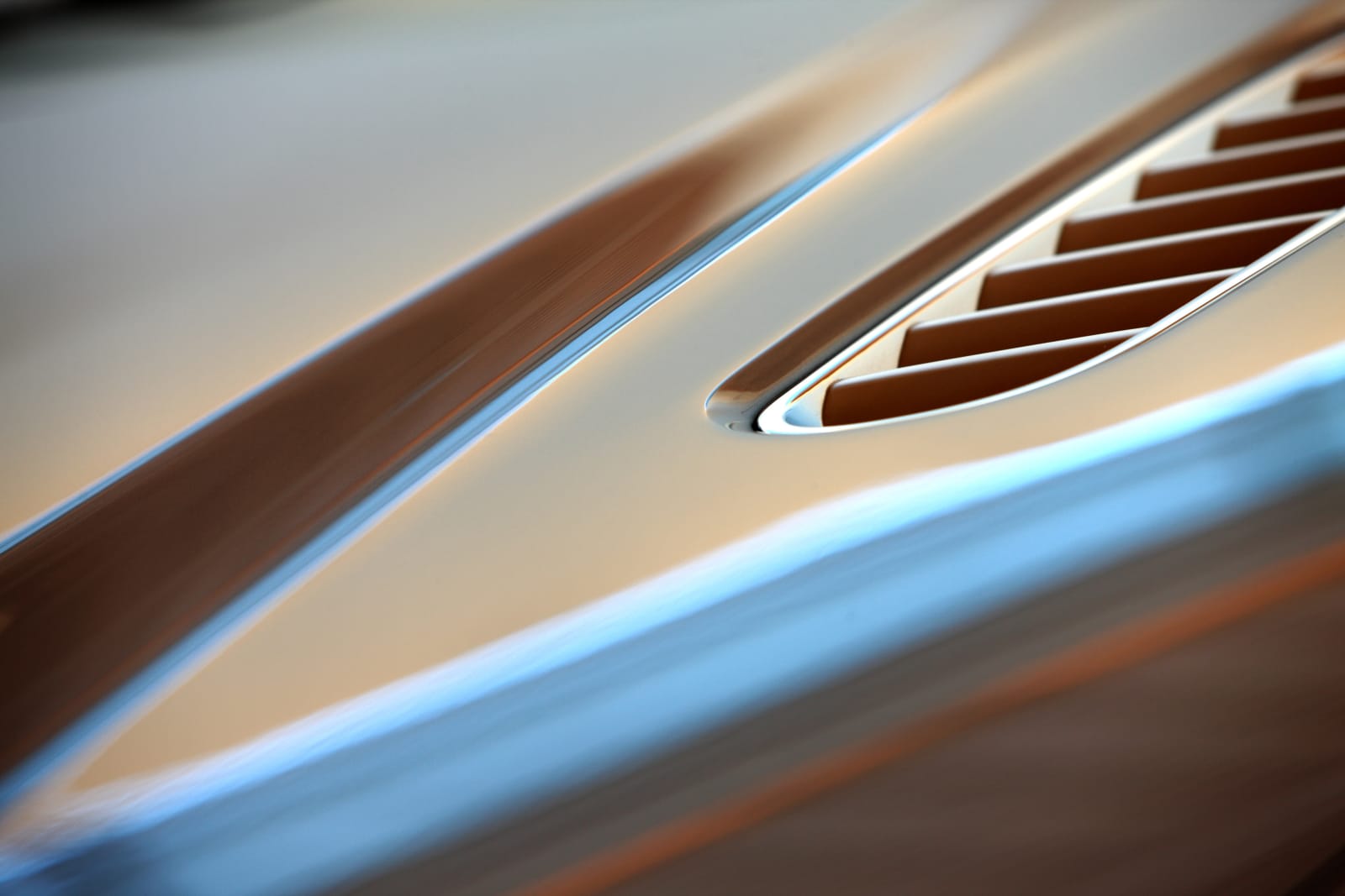 Clint Strydom, ARCHIVE _ Aston Martin Elements_Clint Strydom_PERSPECTIVES 01