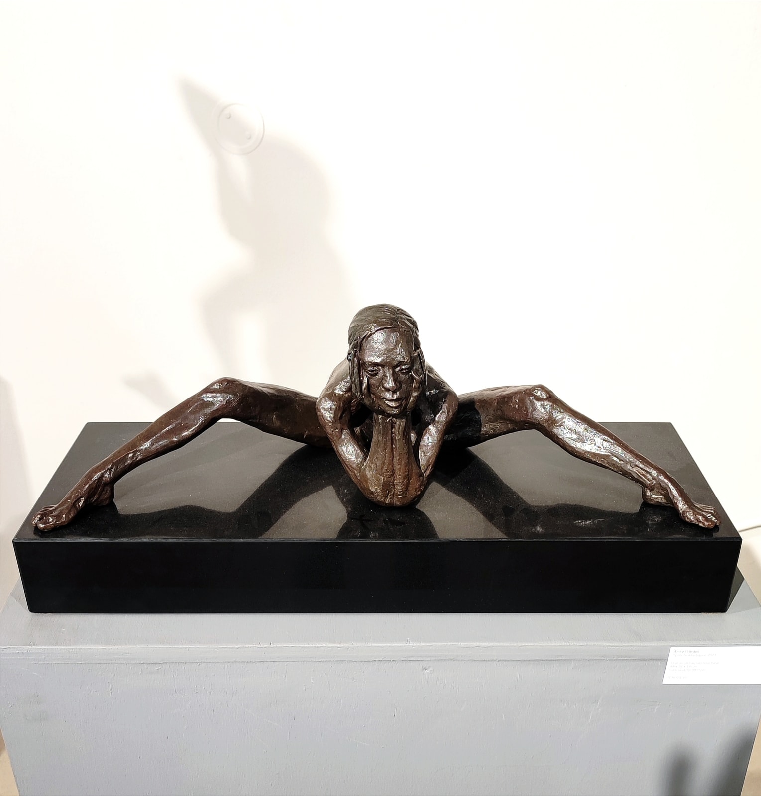 Andre Prinsloo, Splits female figure, 2023