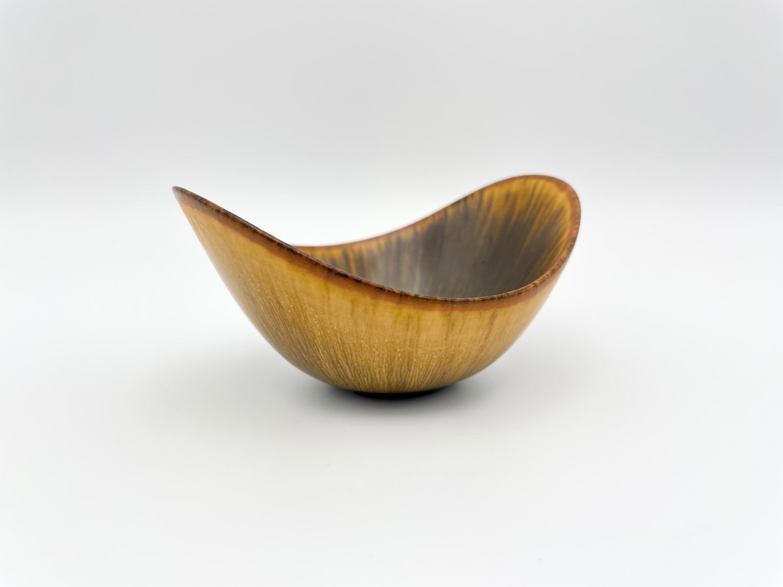 Gunnar Nylund, Untitled, (from ARO series, vessel with matte hare's-fur decoration in golden and brown tones, for Rörstrand, Sweden), 1954