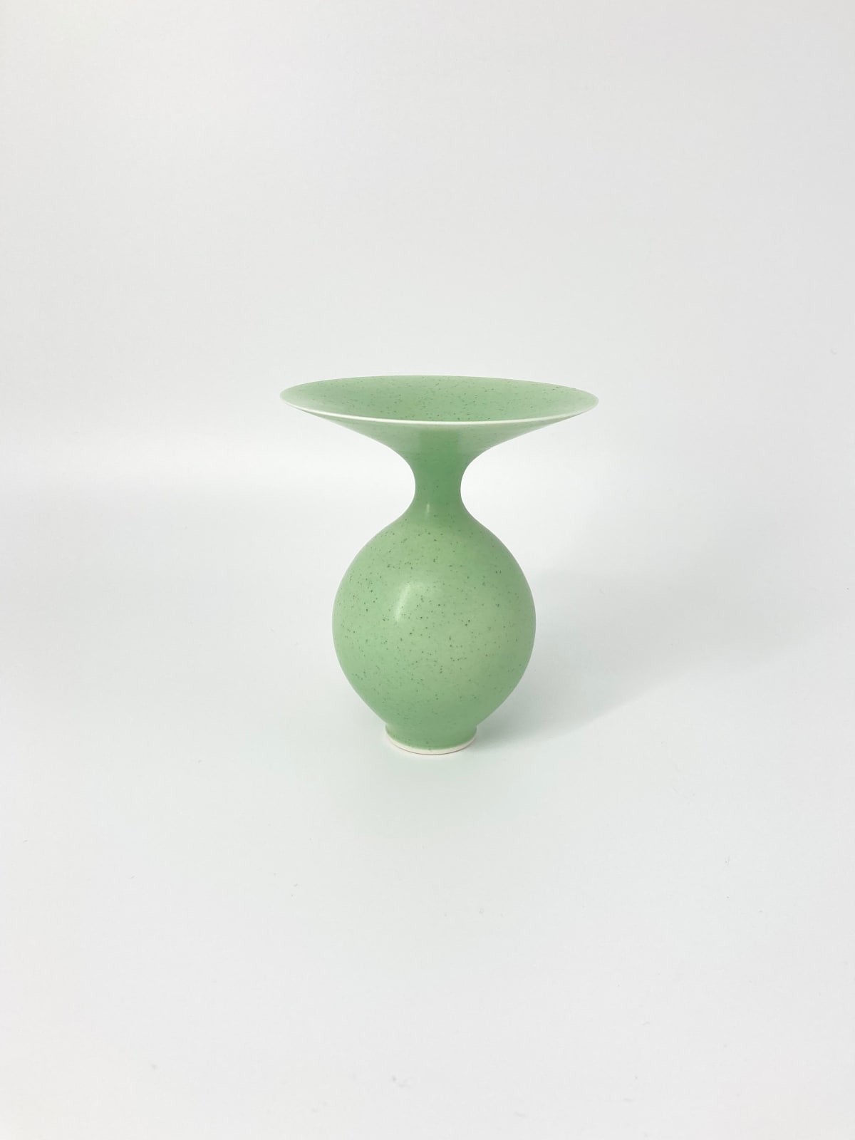 Anna Silverton, Speckled Egg Pea Green Vase, 2023