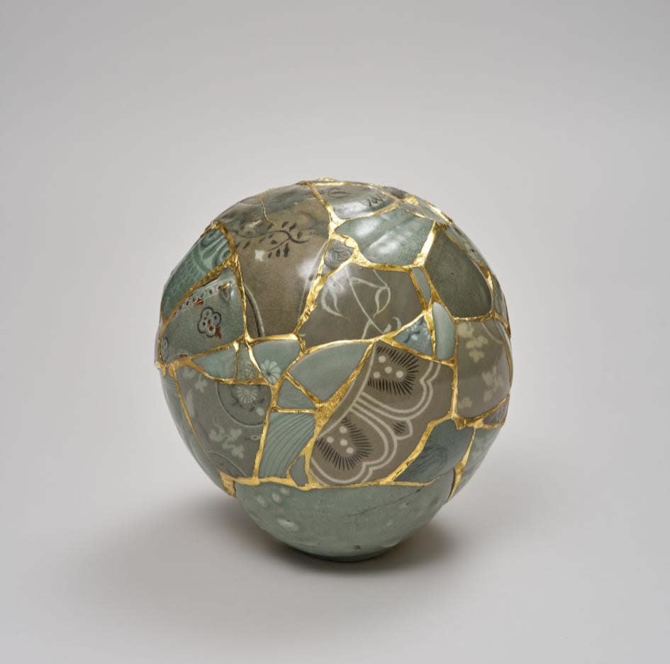Yeesookyung, Translated Vase_2022 TVG 1, 2022