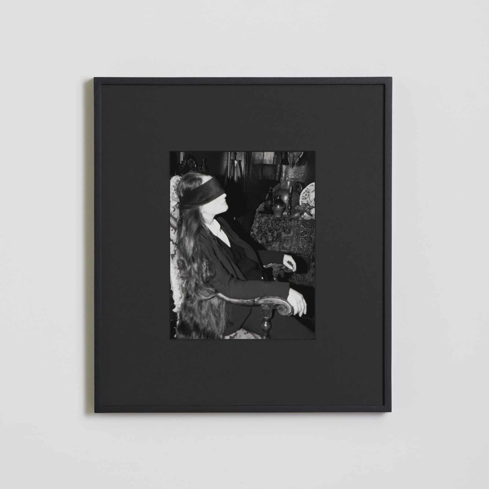 Tereza Zelenkova, I cover my face with piece of velvet, 2017