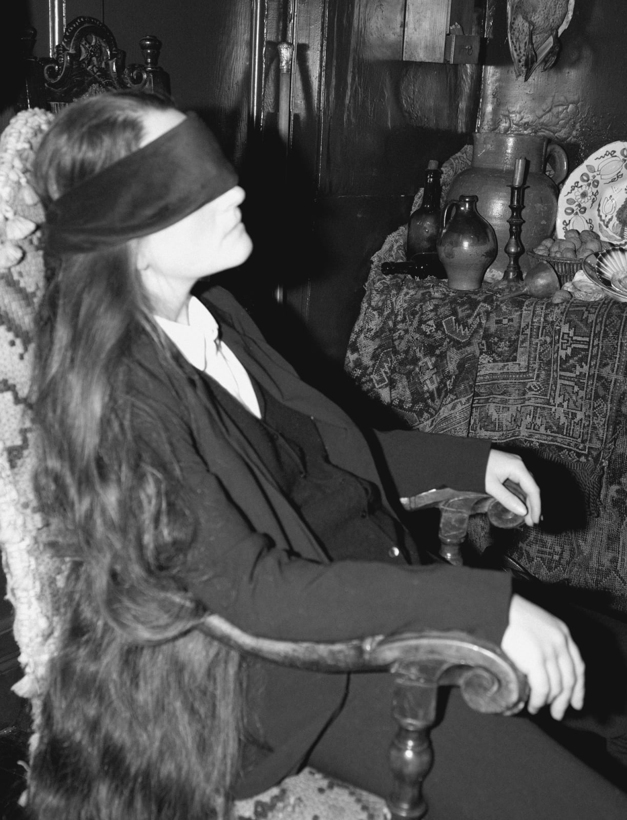 Tereza Zelenkova, I cover my face with piece of velvet, 2017