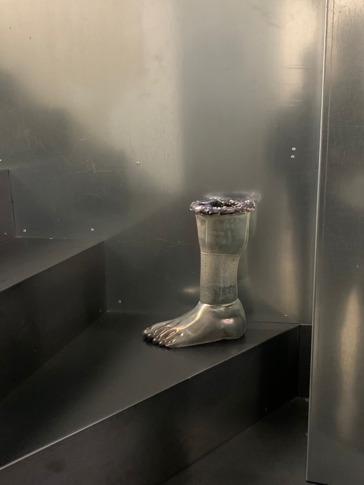 Hugh Findletar, Silver Pearls, 2024