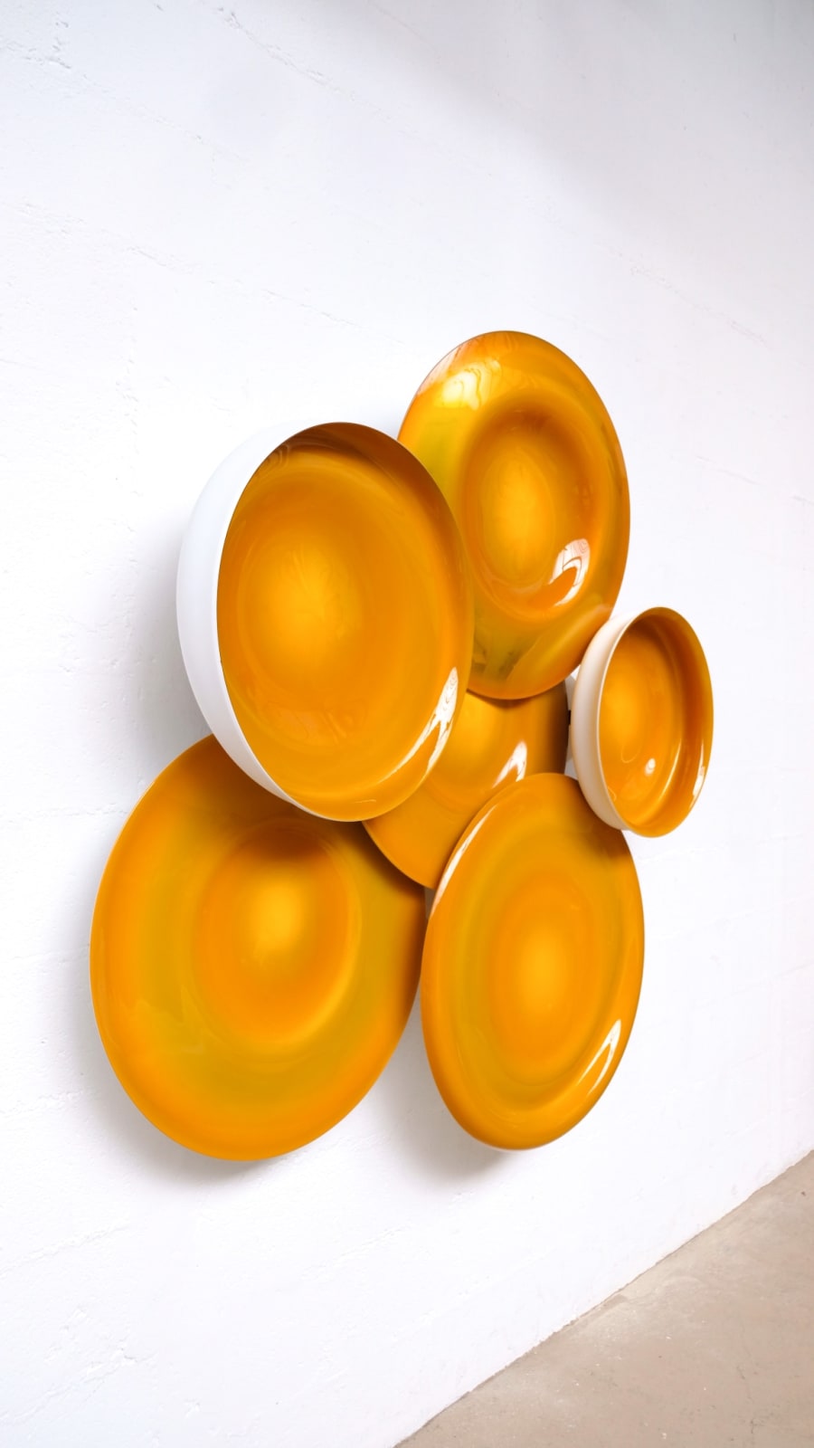 Jeremy Maxwell Wintrebert, Matter gold G183-G012, 2023