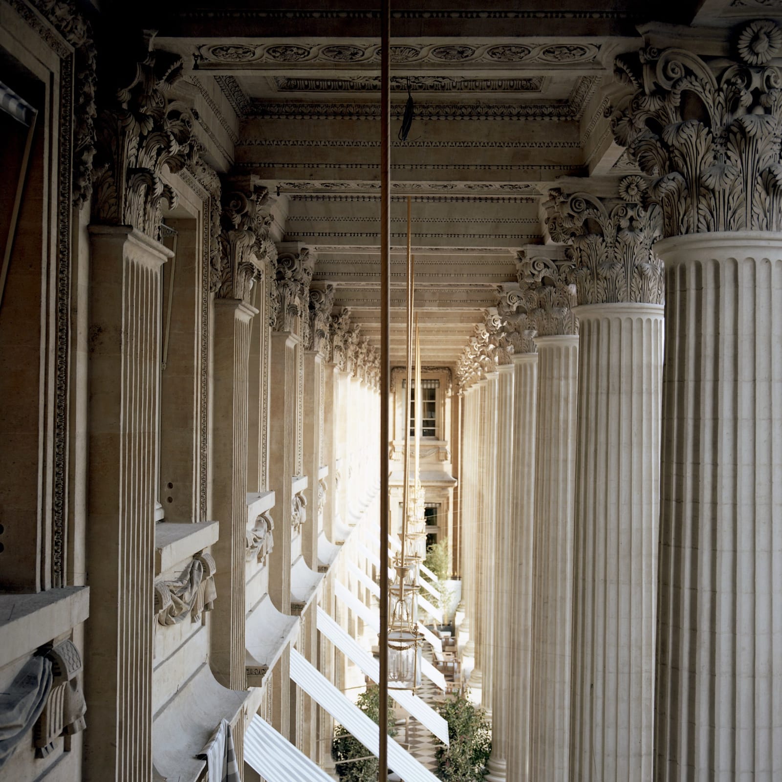 Claire Adelfang, Hotel de Crillon - Peristyle, 2017