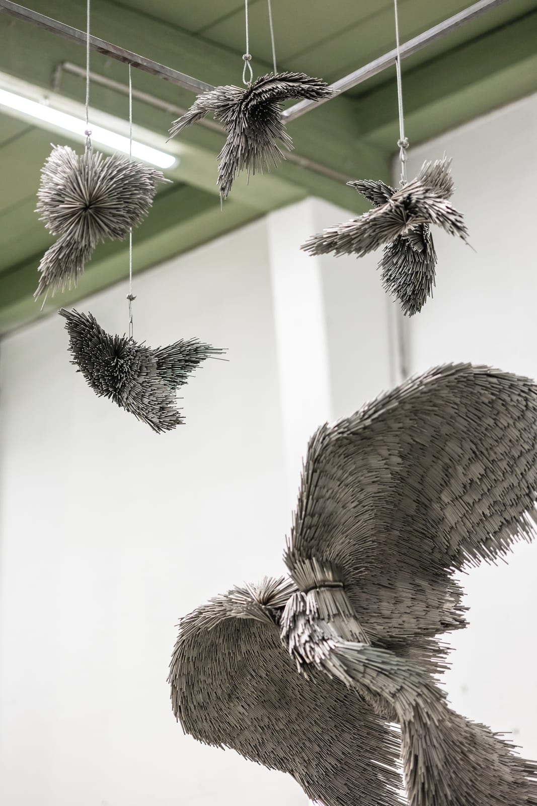 Jake Michael Singer, Small hanging Murmurs, 2019