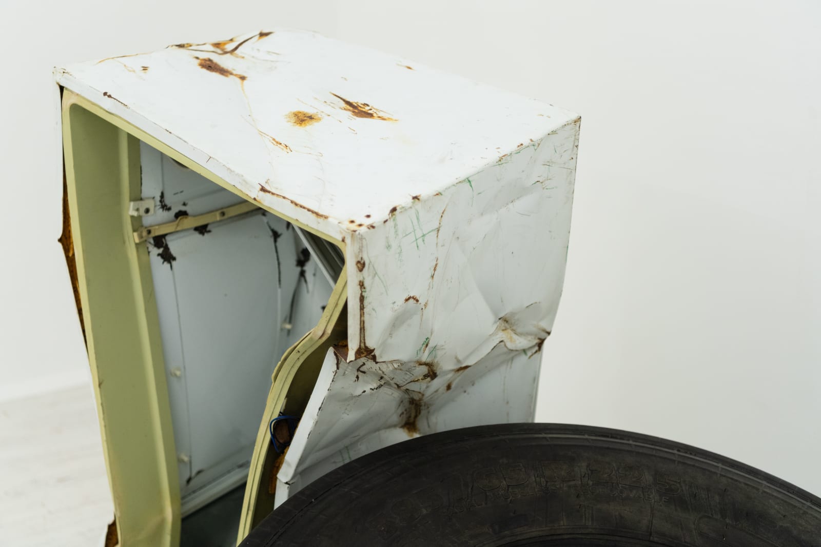 Jimmie Durham, Two Friends Supporting Each Other, 2006