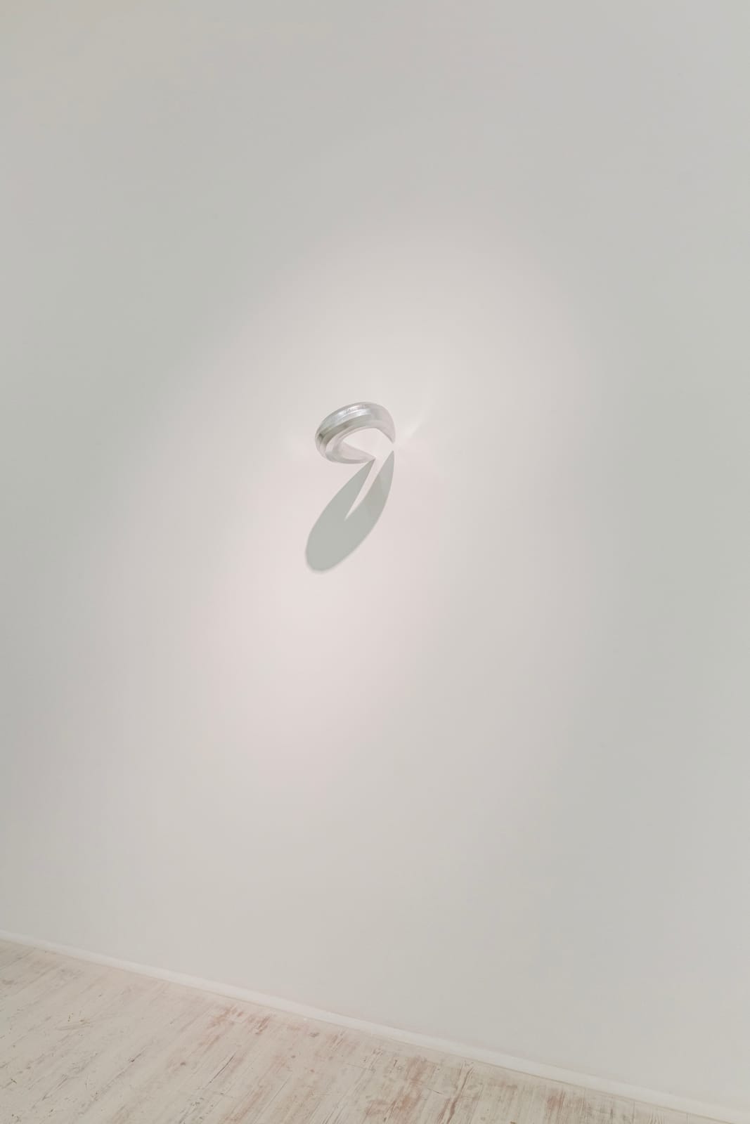 Bryan Hunt, Small Silver U, 2009