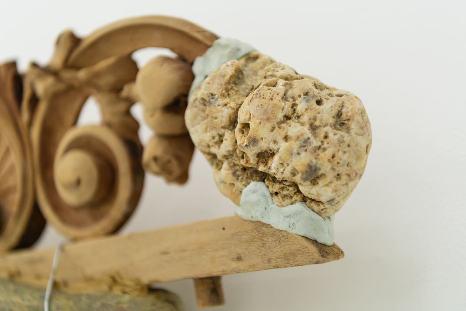 Jimmie Durham, Suggested proposal for a New Architecture 2, stoning , 2004