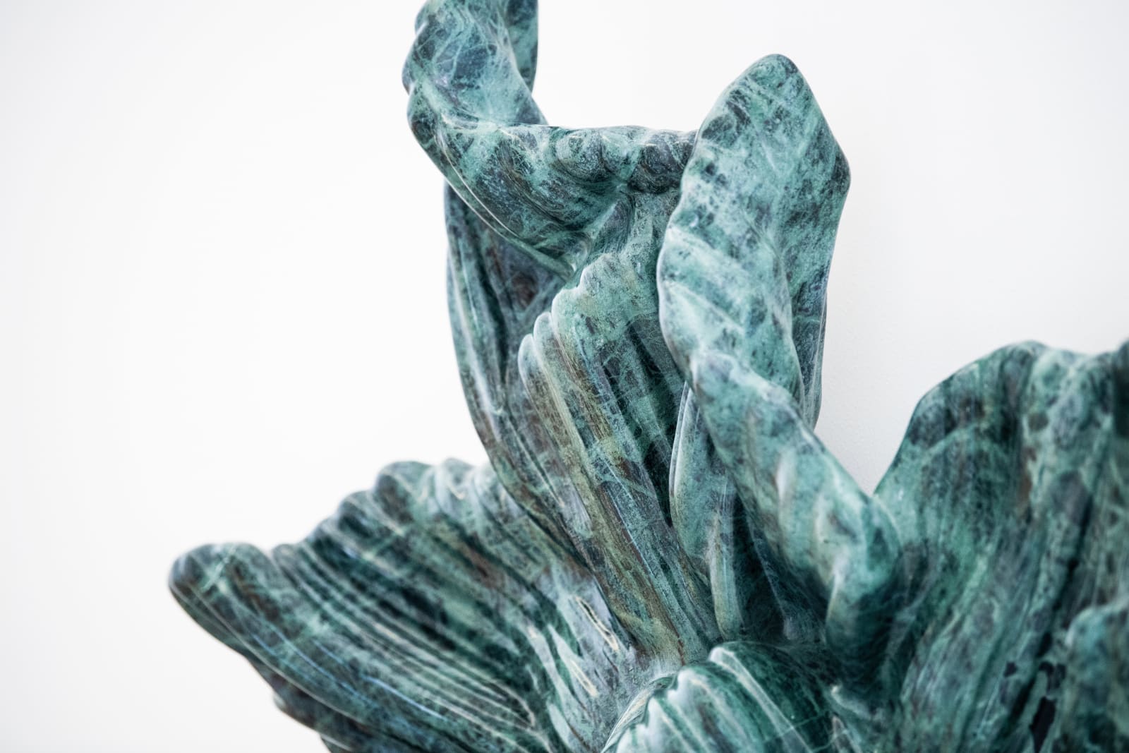 Lynda Benglis, Untitled (Brooch), 2020-2021