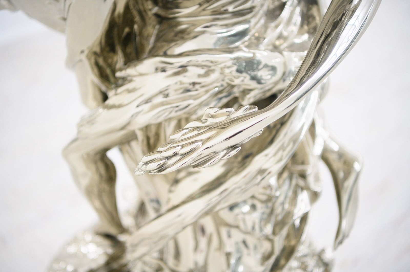 Wim Delvoye, Deux Bacchantes CW, 2010