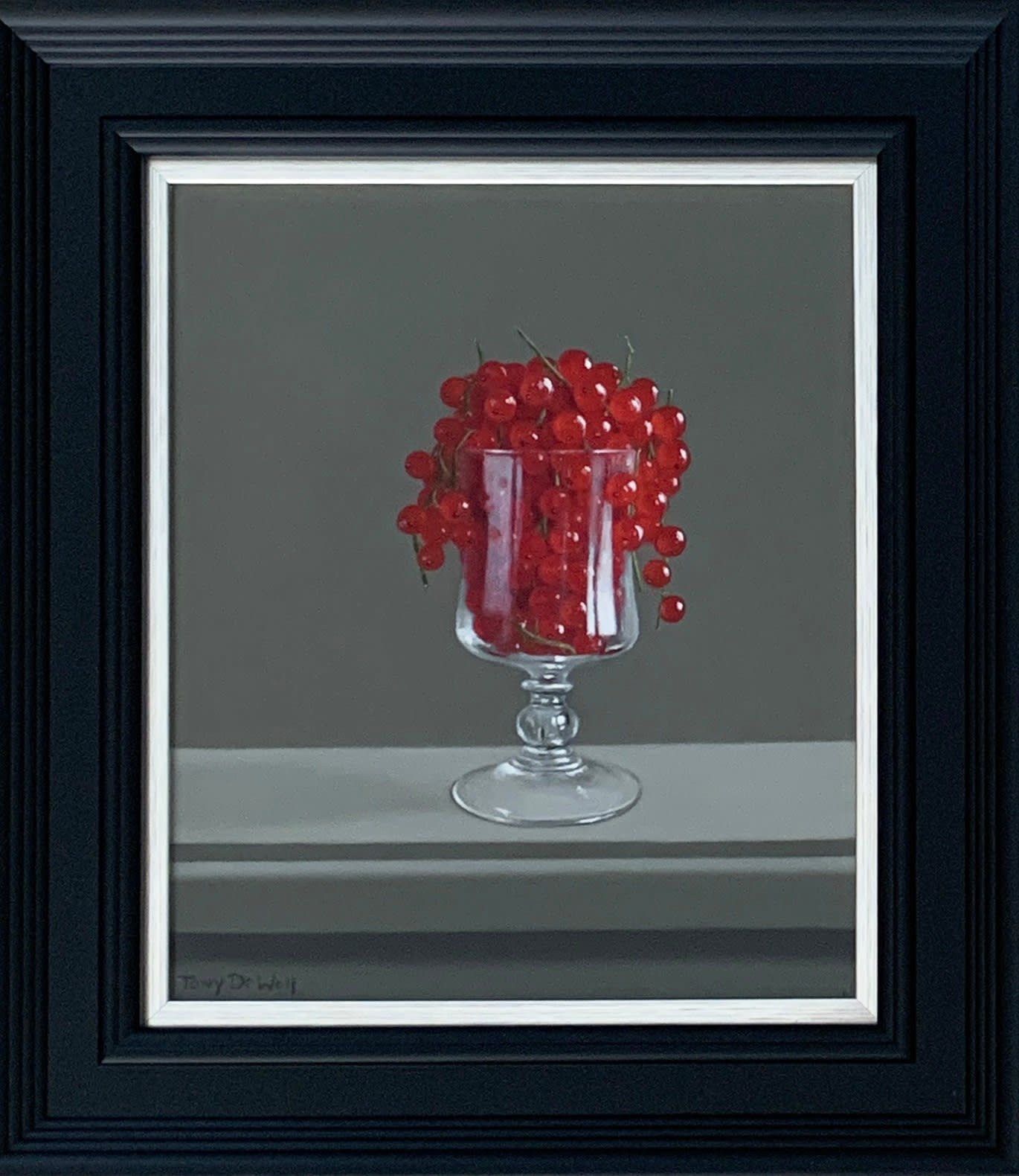 Tony de Wolf, Redcurrants in a Glass Vase