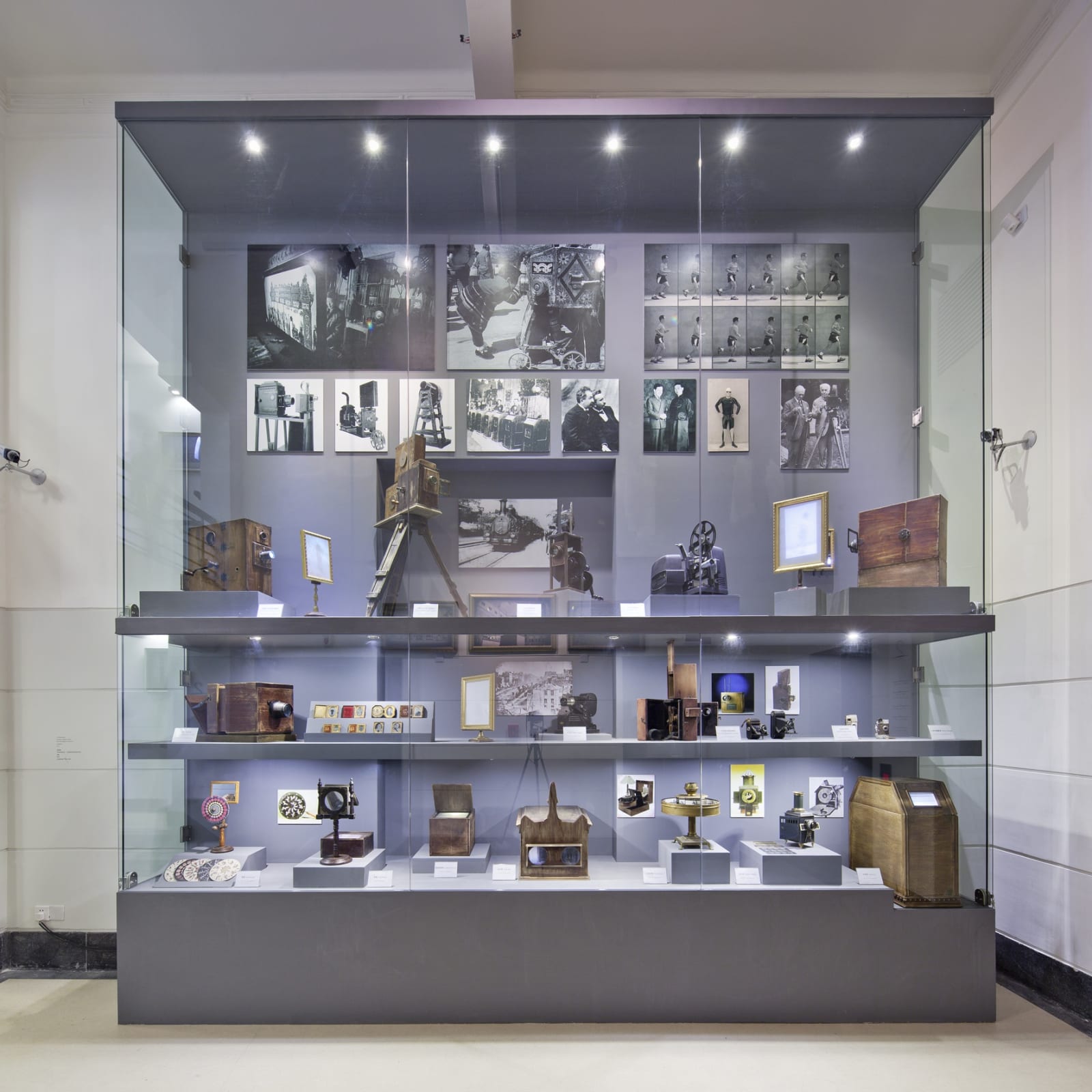 涂維政, 城市影像多寶閣 —《從視覺玩具到投影機的歷史》, 2010