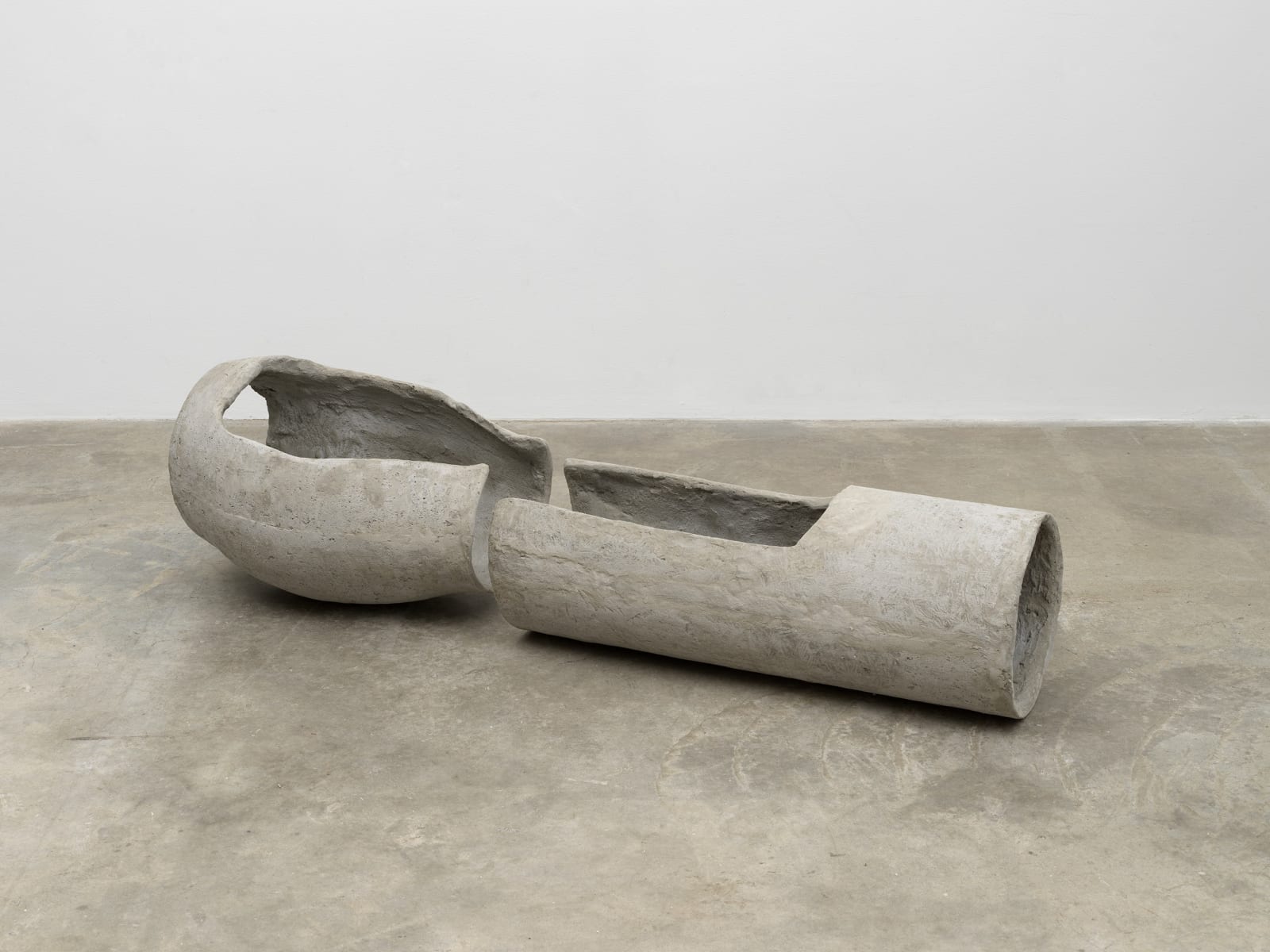 Mire Lee, Horizontal Forms; basket and cylinder, 2022