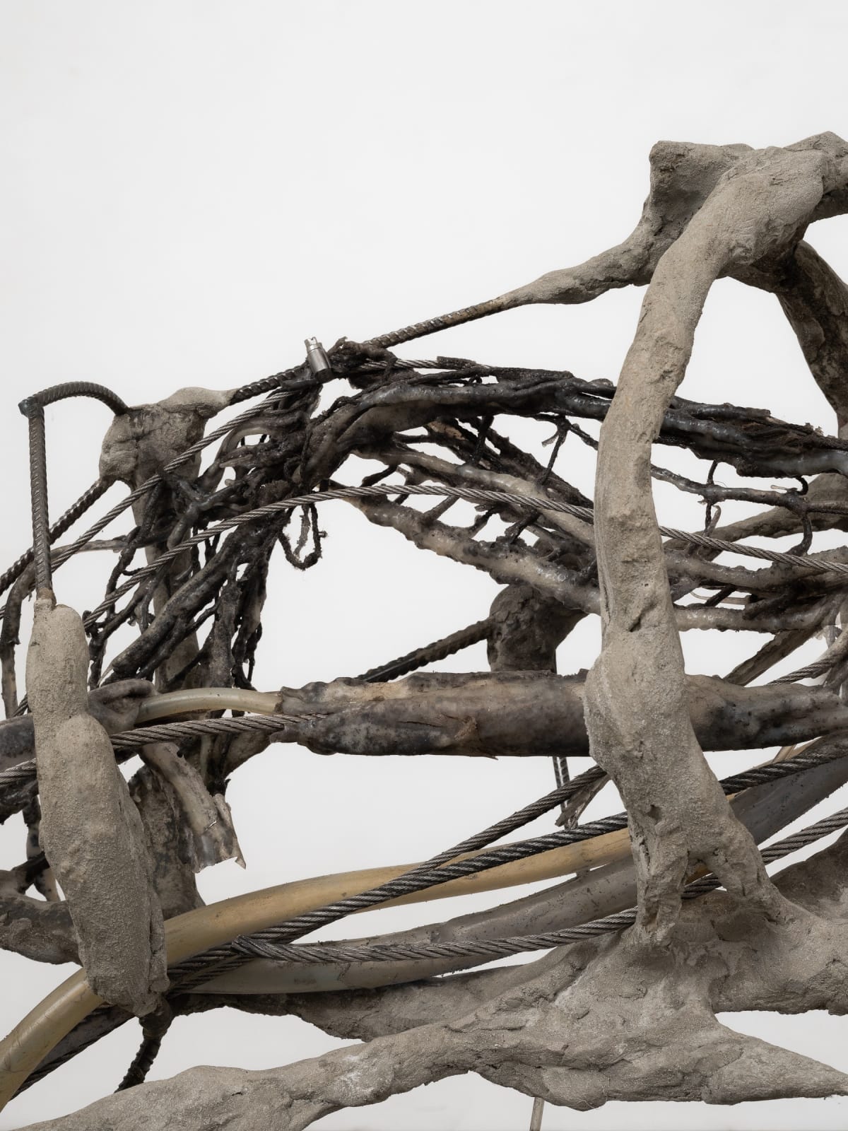 Mire Lee, Look, I'm a fountain of filth raving mad with love; tunnel sculpture I, 2022