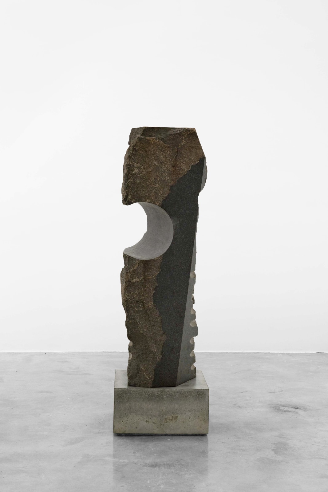 Minoru Niizuma, Black Mountain, 1986