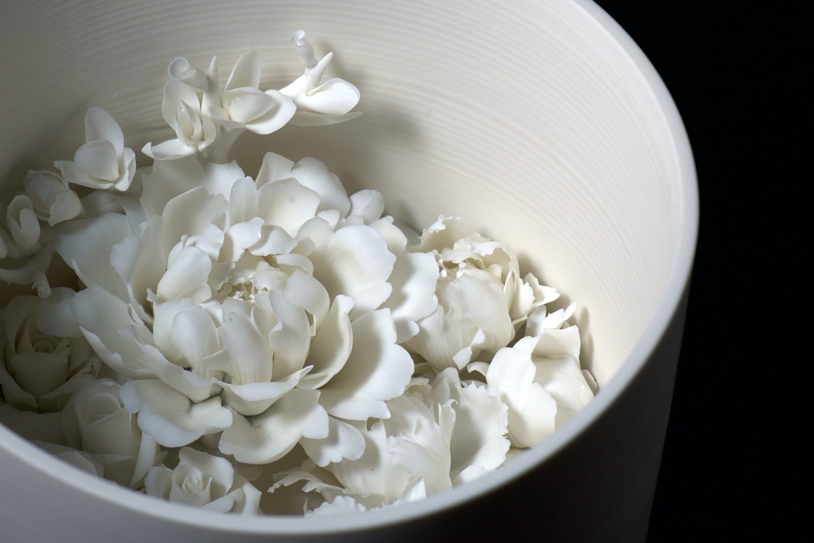 Peter Ting, Flower Cylinder Medium - Peony with Branch, 2017