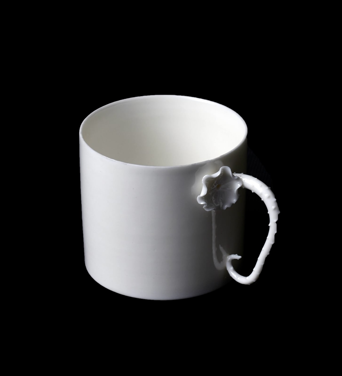 Peter Ting, Buddha Hands Cup and Saucer Single Row, 2020