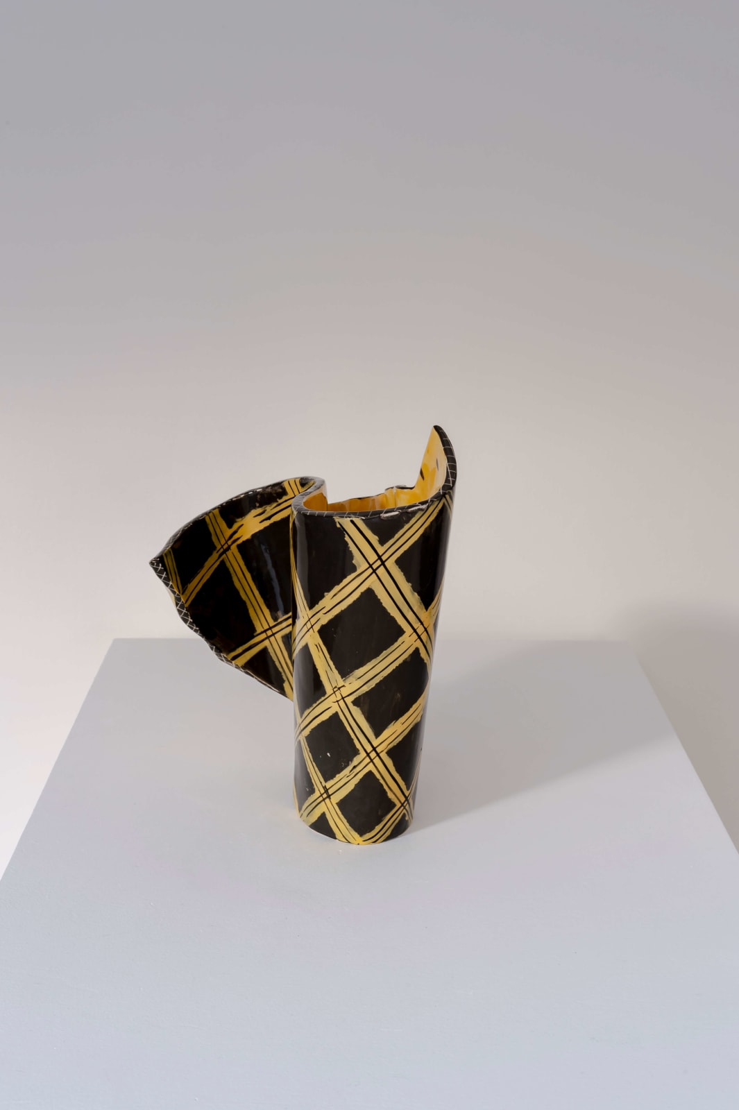 Carol McNicoll, Scroll Vase, 1995
