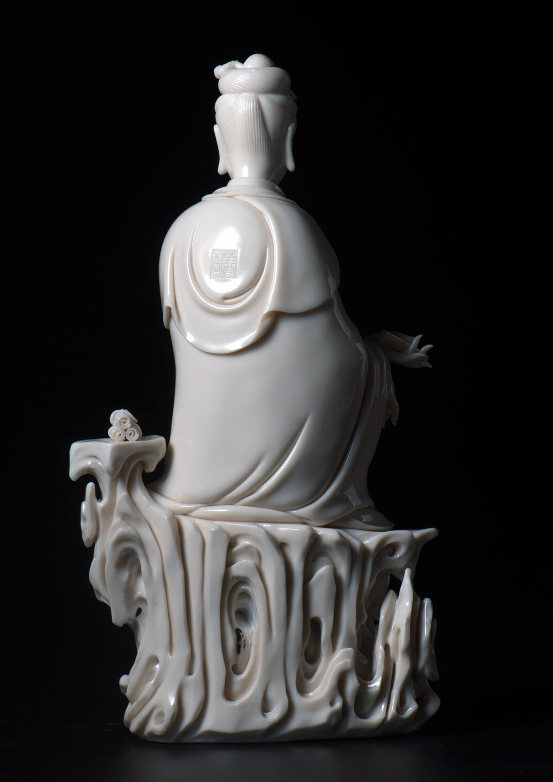Lan Quansheng, Guanyin Holding Scrolls, 2017