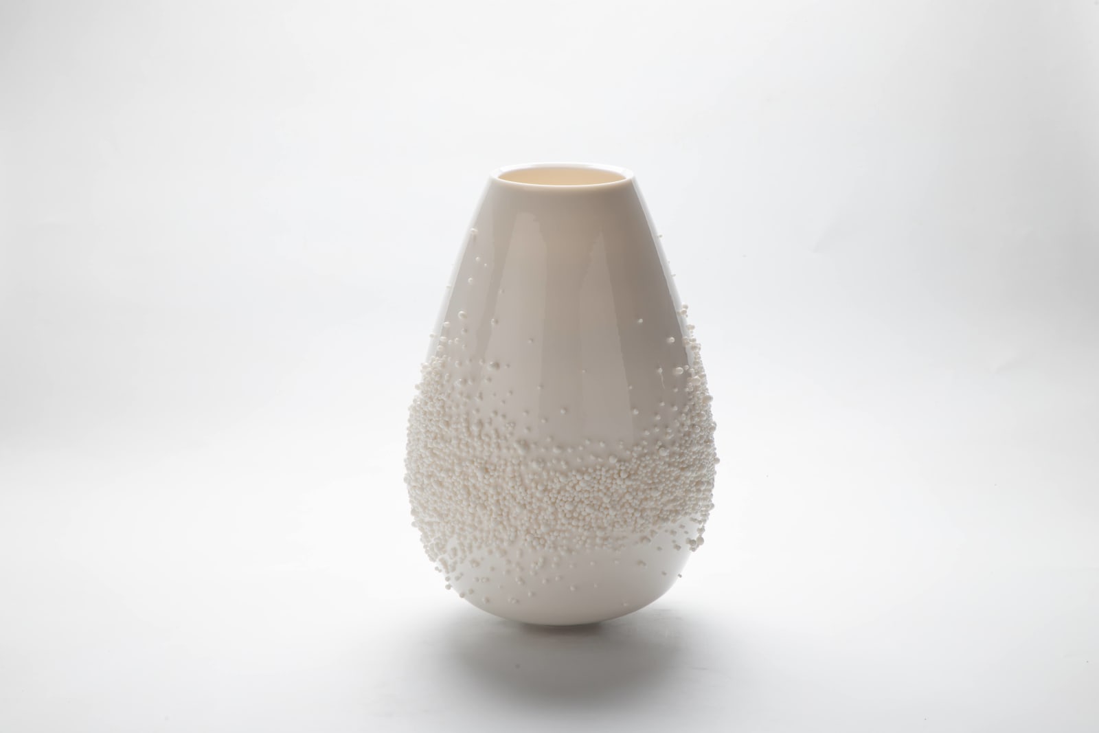 Peter Ting, Tear Drop Pearl Vase, 2019