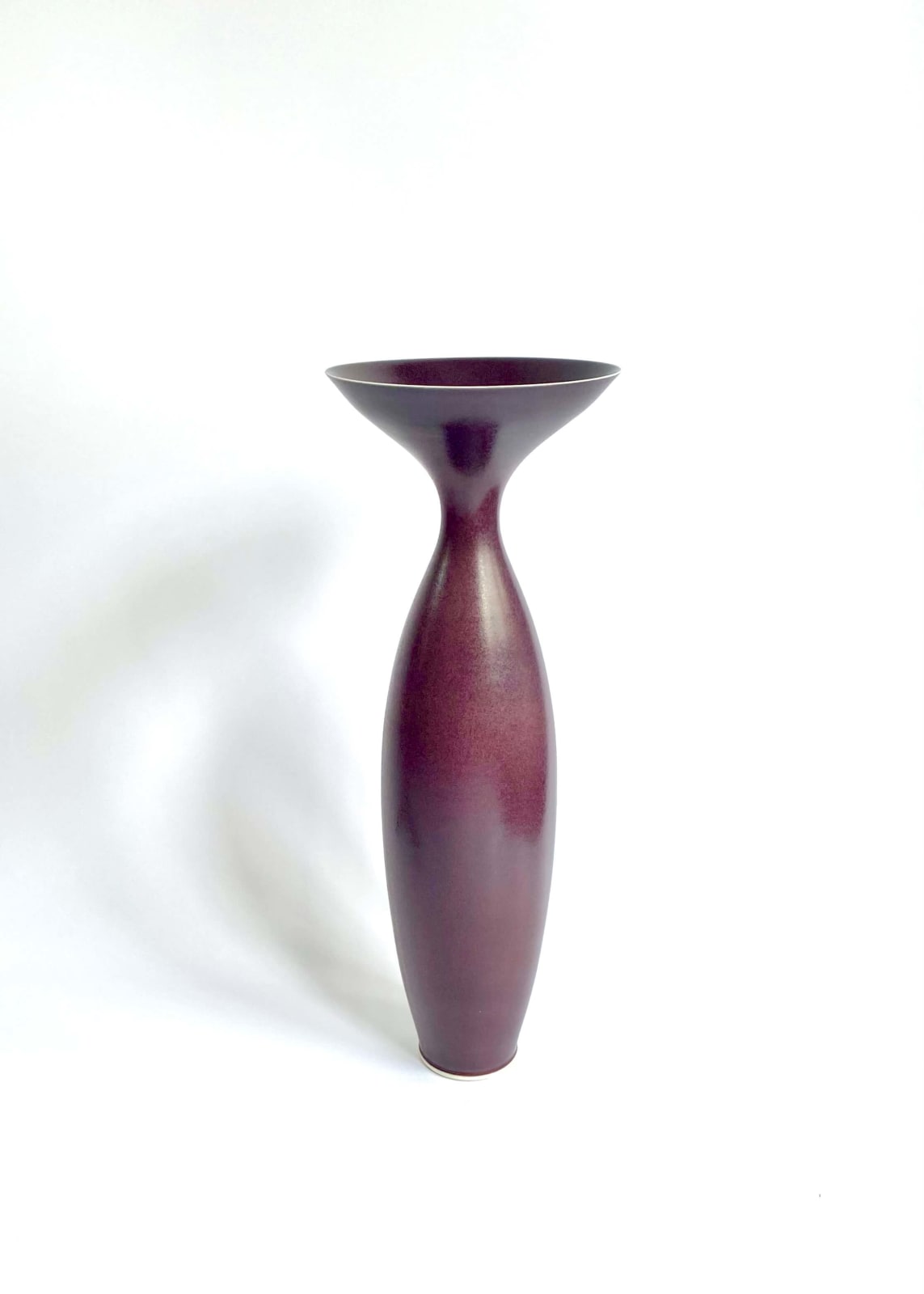 Anna Silverton, Aubergine Vase, 2022
