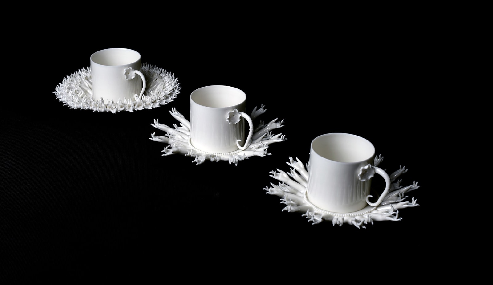 Peter Ting, Buddha Hands Cup and Saucer Single Row, 2020