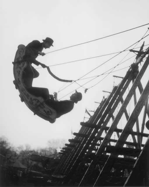 Wolfgang Suschitzky, Hampstead Heath Fair, 1938