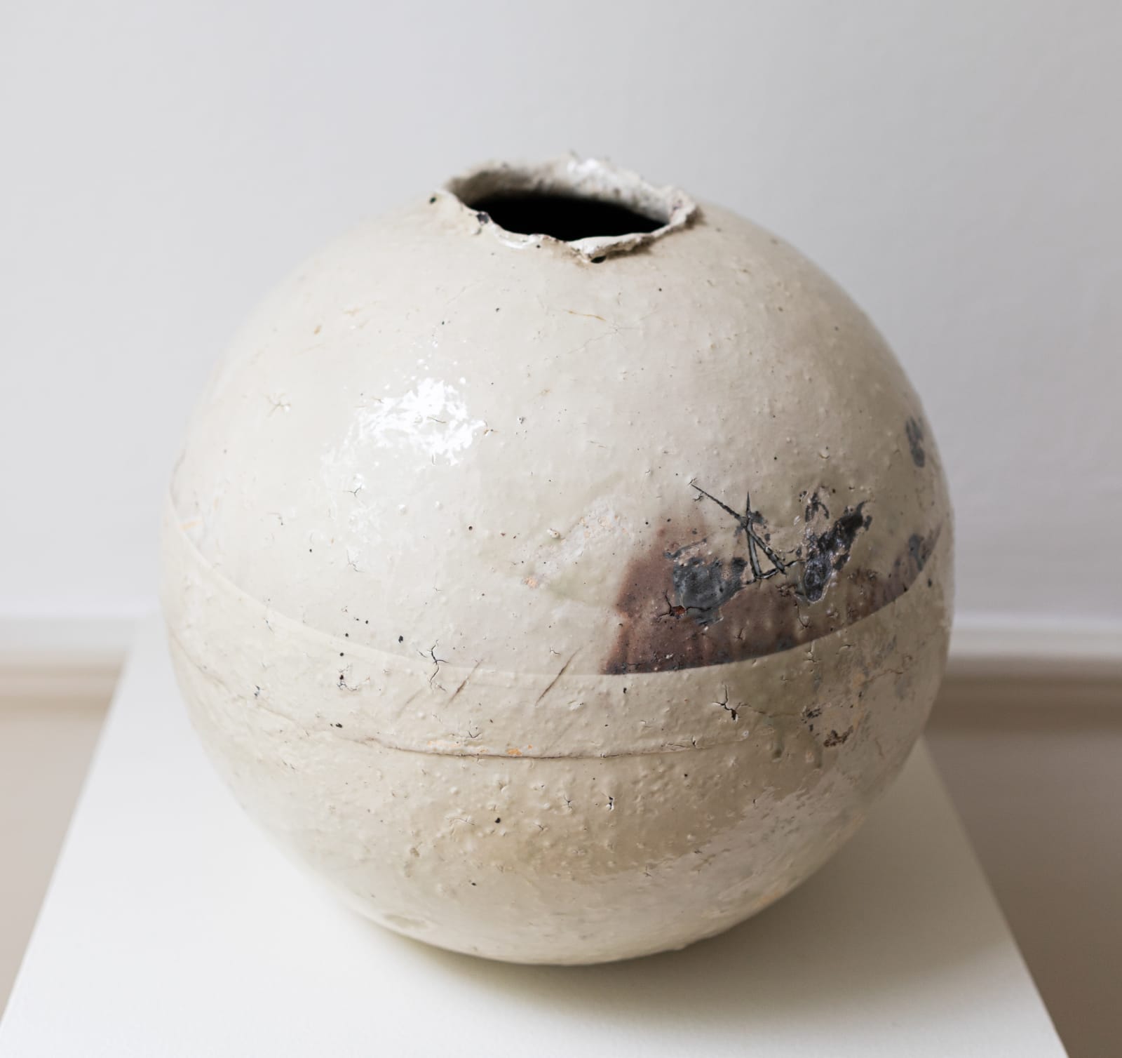 Shiro Tsujimura, Kohiki Round Jar II, 2019
