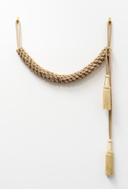 Hannah Brown, Bow fender, 2T, oyster, 2019