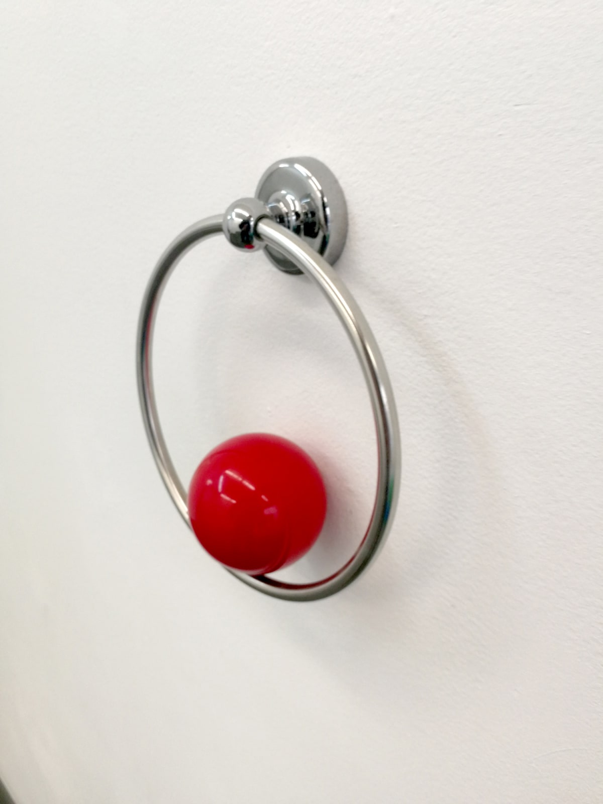 Laurence Vauthier, Bille touchée (Rouge), 2018