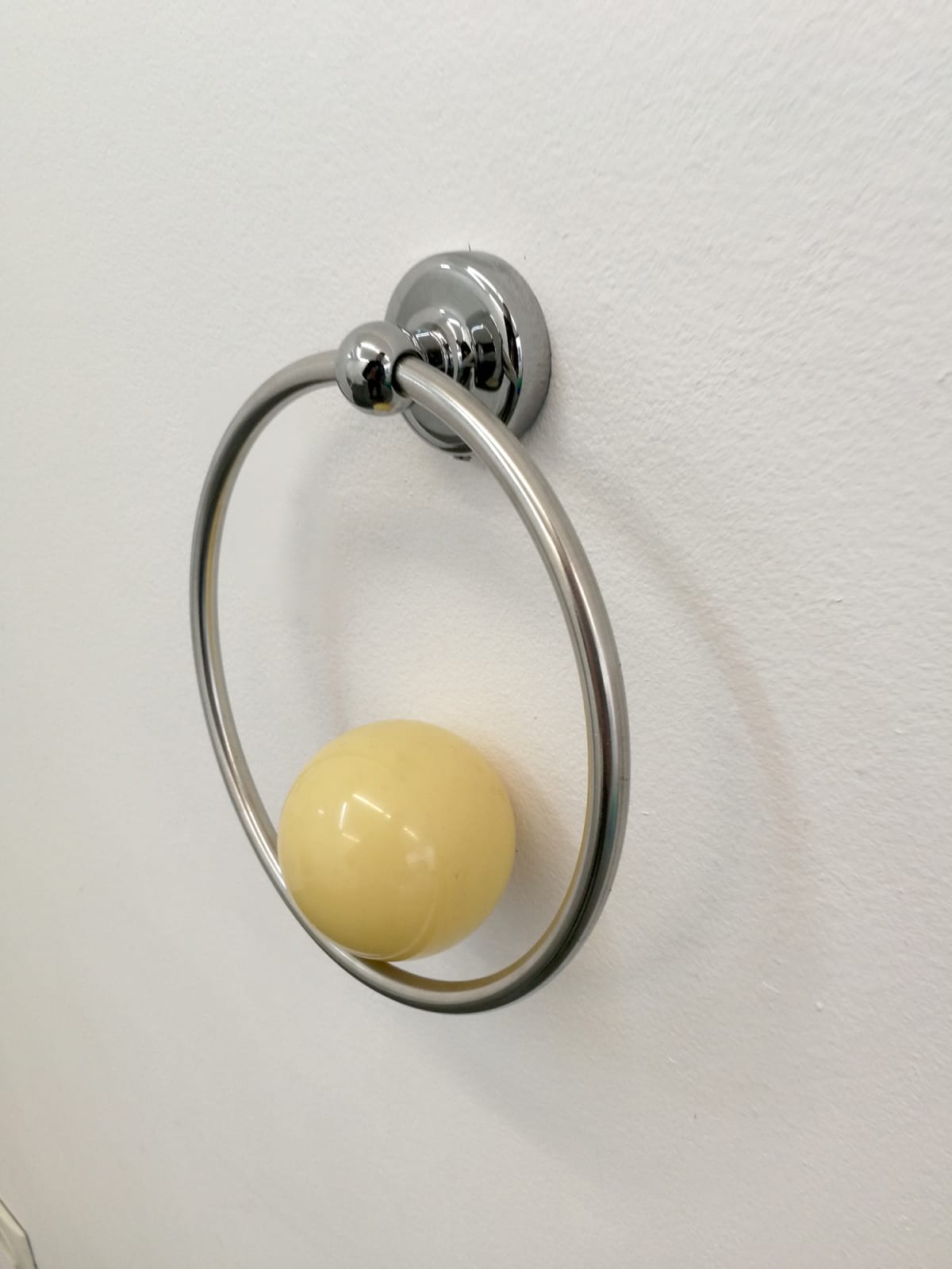 Laurence Vauthier, Bille touchée (Blanche), 2018